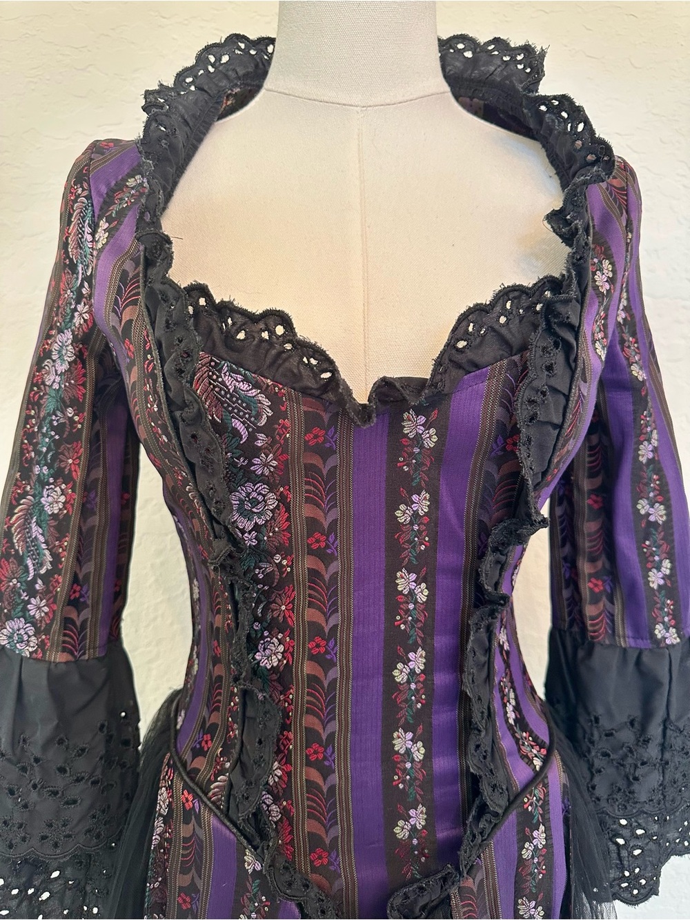 RARE vintage fetish lip service ball gown renaissance cosplay goth Antoinette - Picture 3 of 13